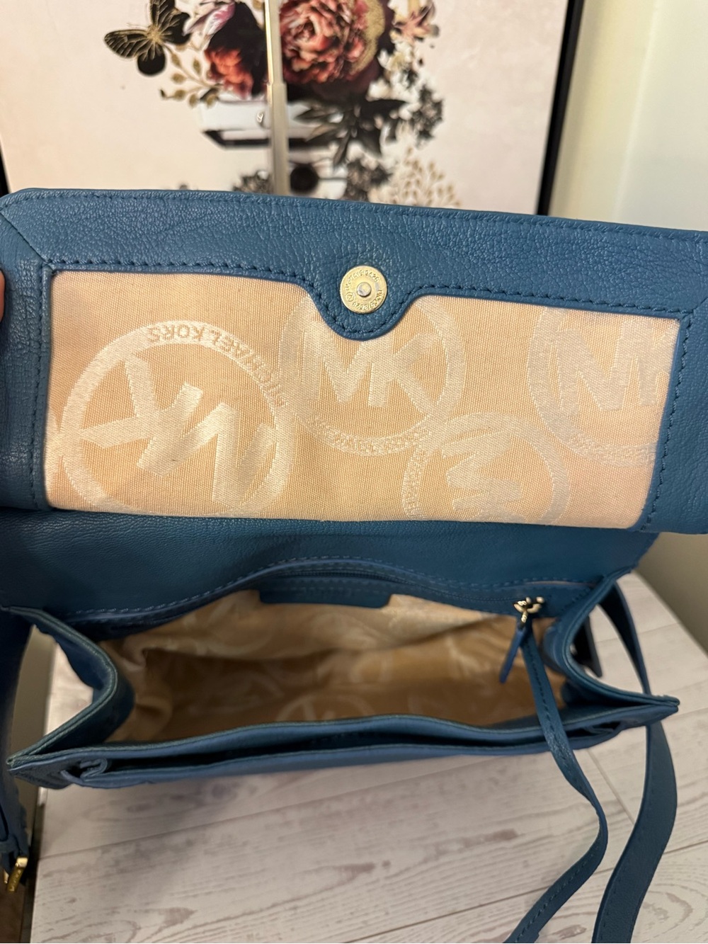 Michael Kors Hamilton Travel Teal Blue Pebbled Leather Crossbody - Picture 7 of 13